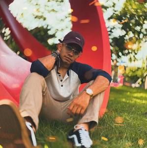 Meet your Posher, Kilder